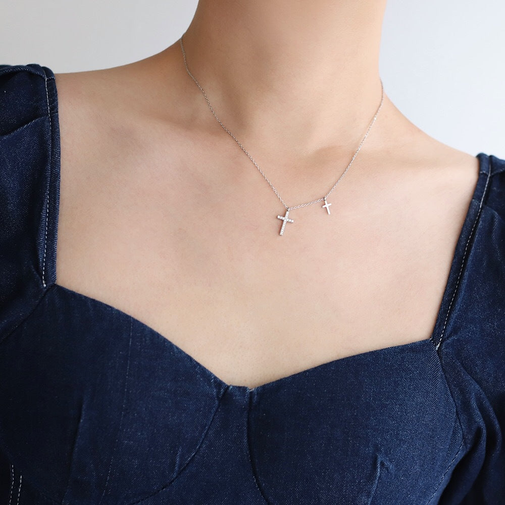 Full diamond hip-hop fashion cross necklace with micro inlaid collarbone chain titanium steel silver non fading women&