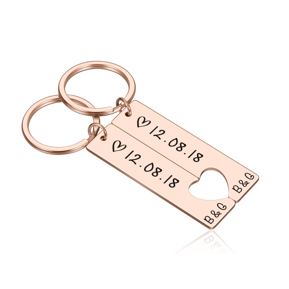 Personalized Heart Keychain Set Engraved King Date and Name Love Keyring Gift for Couples Girlfriend Boyfriends Key Chain Rings