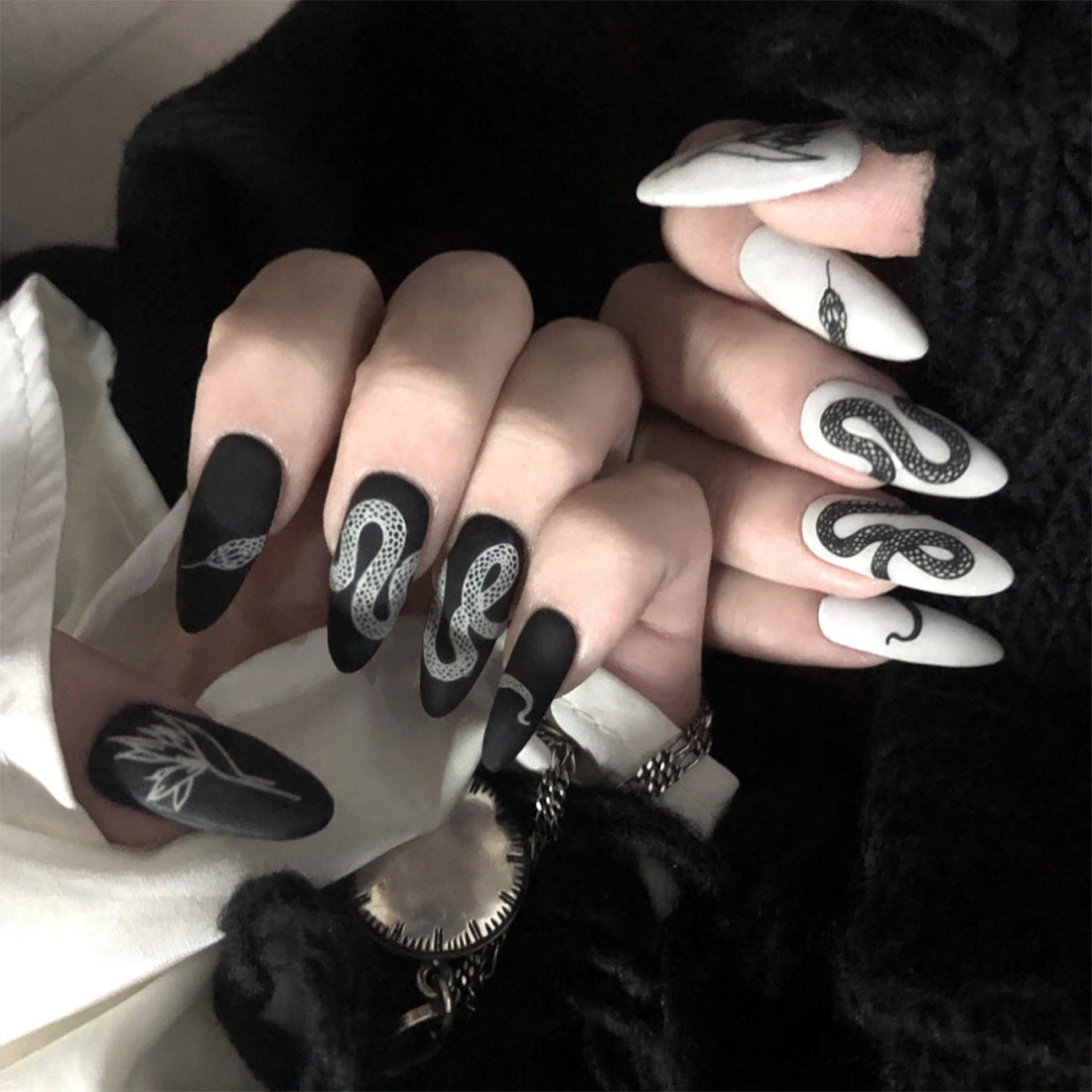 Dark Snake Pattern Mandarin Duck Wearing Manicure Fake Nail Manicure Patch Nail Patch Waterproof Removable Nail