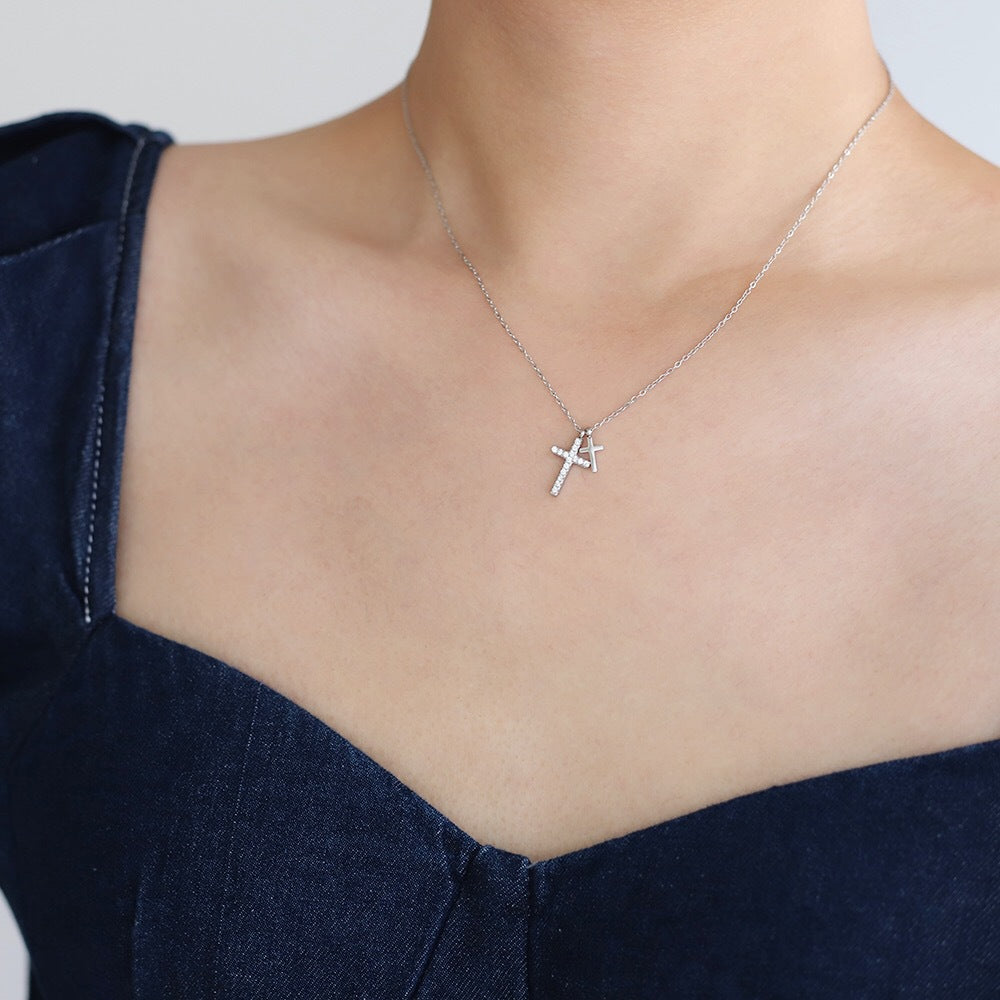 Full diamond hip-hop fashion cross necklace with micro inlaid collarbone chain titanium steel silver non fading women&
