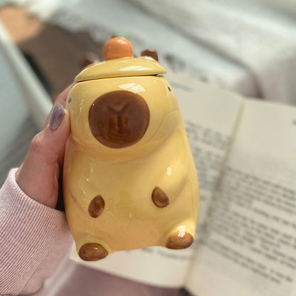 Fun 3D Capybara Mug Pair：3D capybara - designed mugs with handles &amp; lids. A wonderful gift choice for girls.