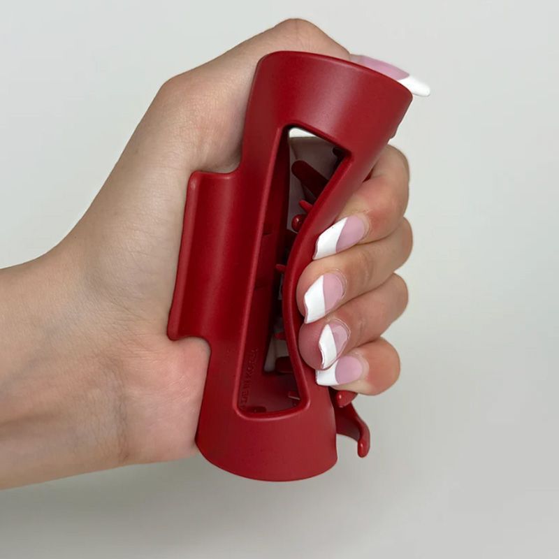 Food-Grade Silicone Hair Clip for Women, Shark Clip Accessories, Soft and Anti-Collision, Protects the Back of the Head, Hair Styling Tool