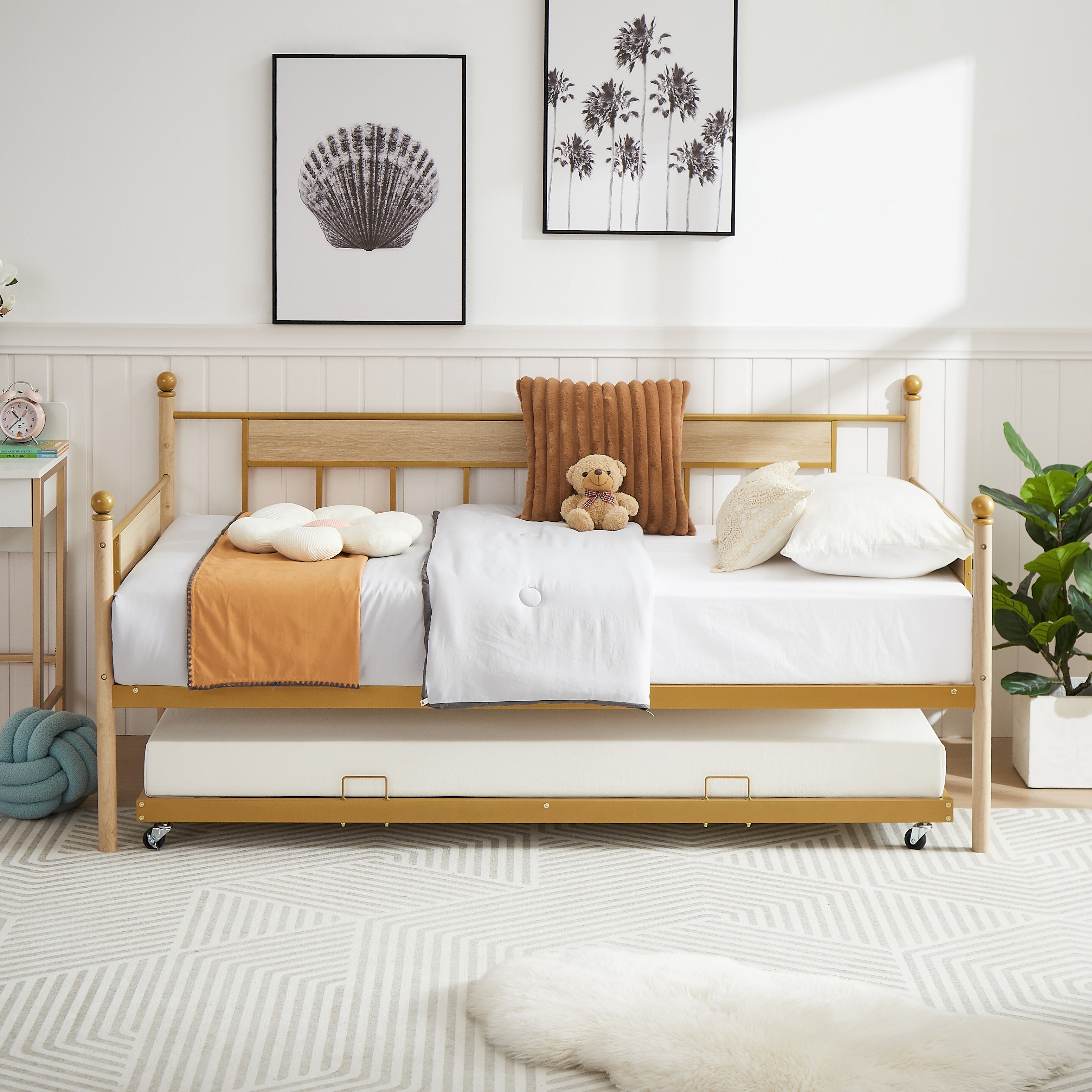 Daybed sofa bed metal framed with trundle twin size  golden 77&
