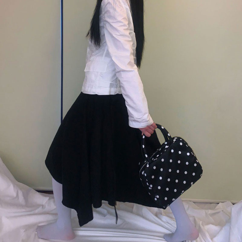 Vintage Y2K wave - point handbag for women. Good for travel, makeup. Niche design for students.