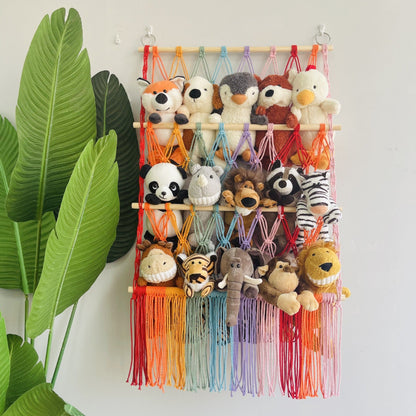 Simple decoration of shelves for children&