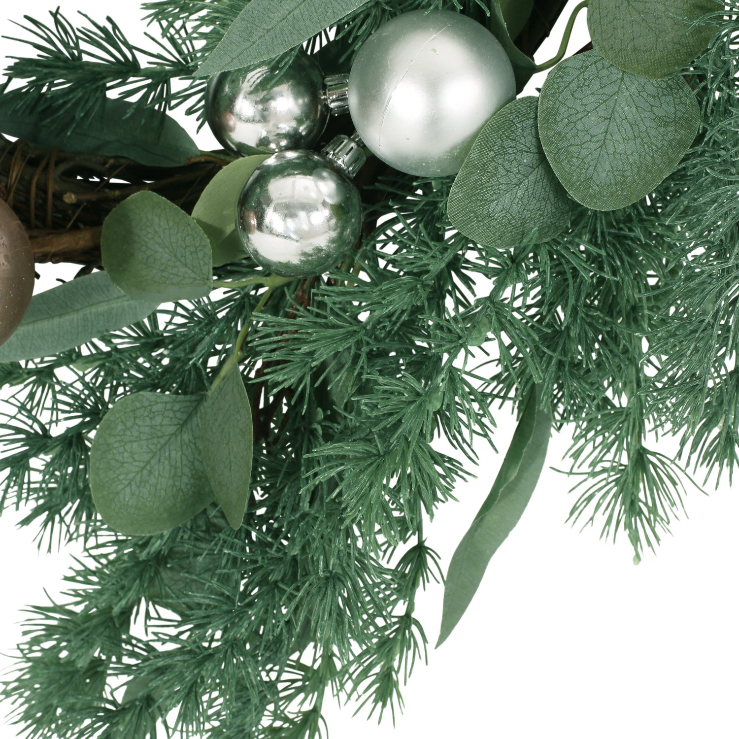 22" BERRY/EUCALYPTUS/PINECONE WREATH