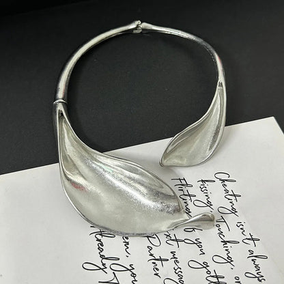 Metal leaf shaped flower bracelet bracelet