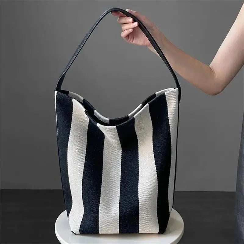 Black and white contrasting wide shoulder strap women&