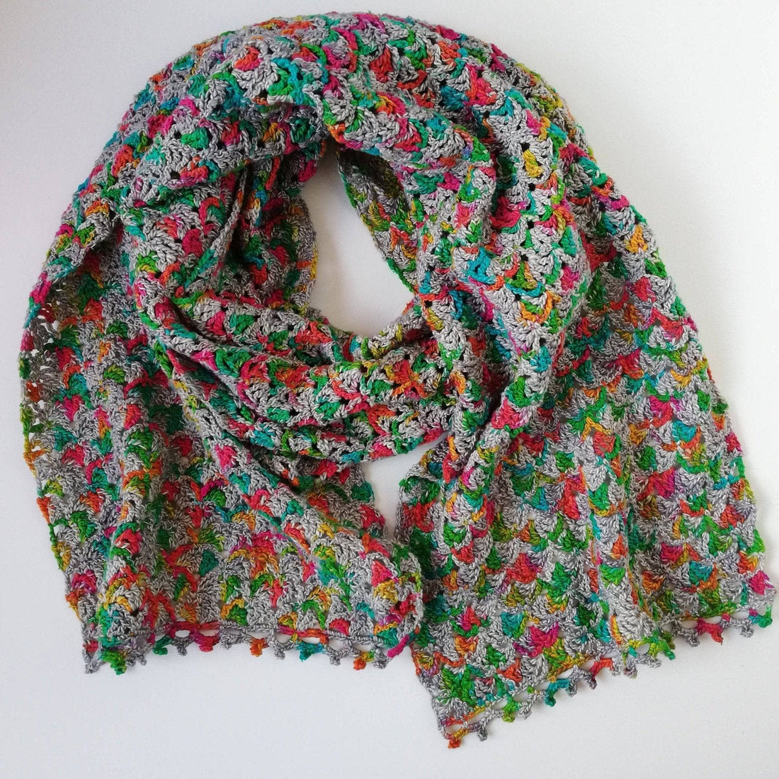 Gleeful Hummingbirds Wrap Crochet Kit