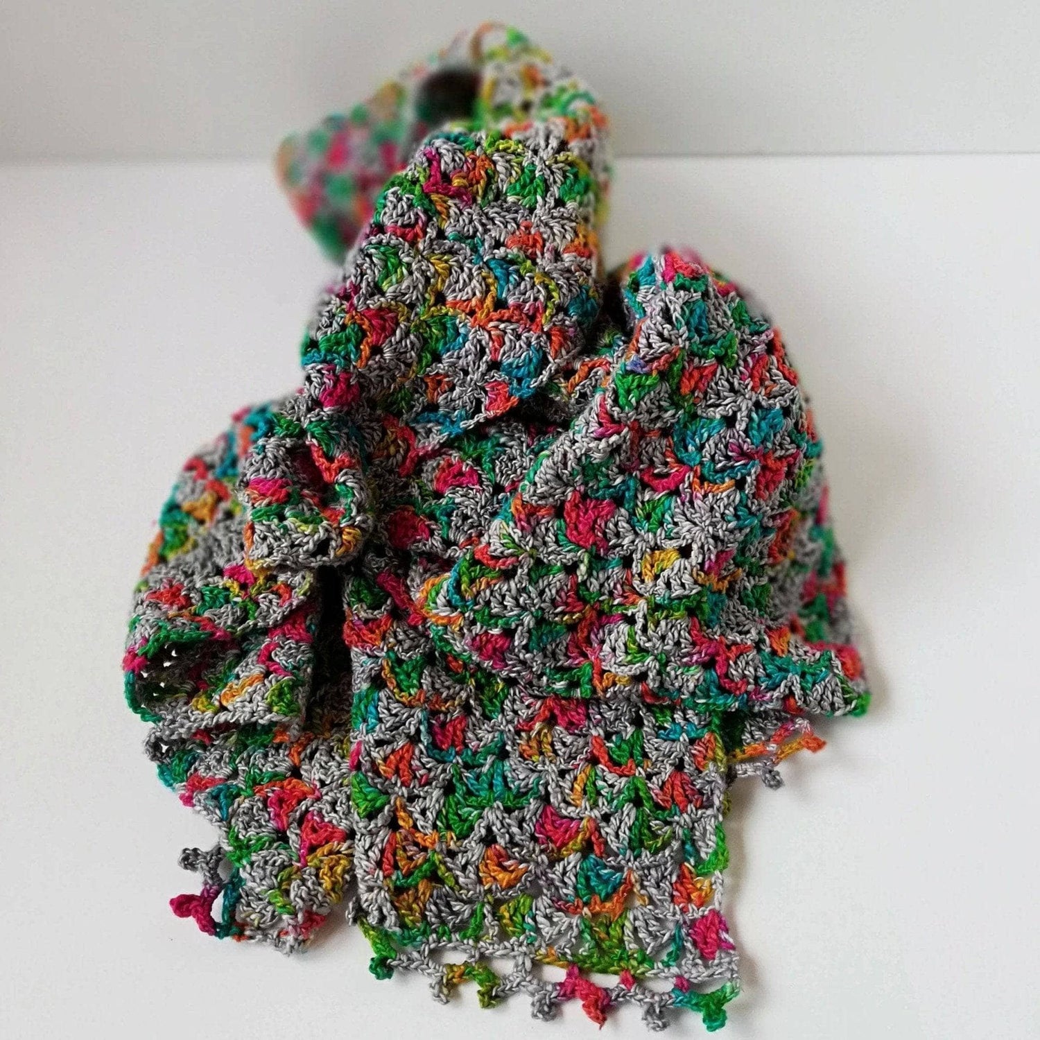 Gleeful Hummingbirds Wrap Crochet Kit
