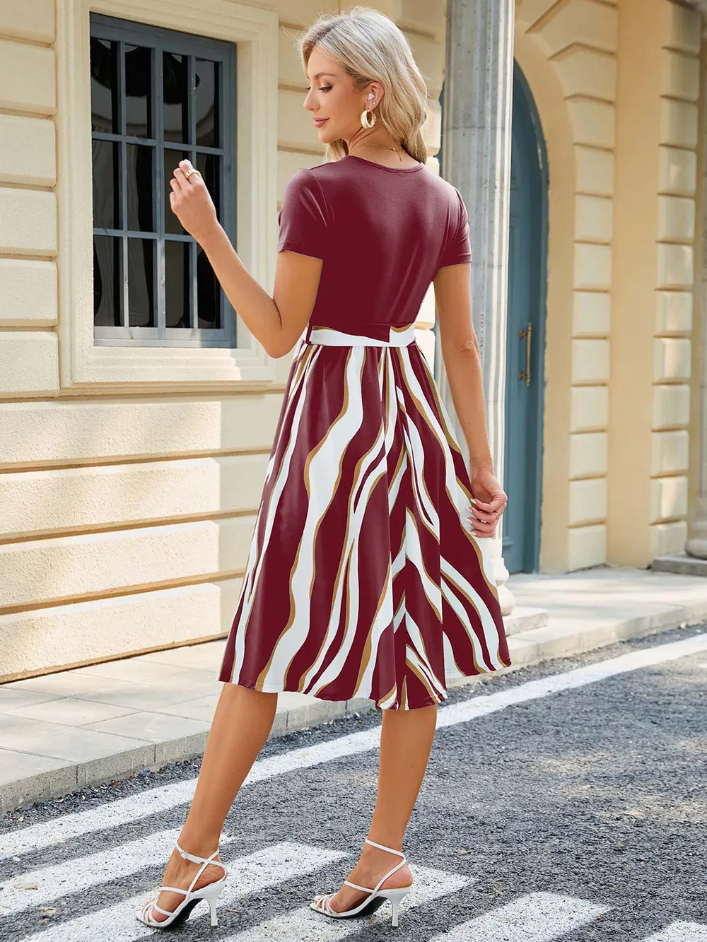Spring and summer new round neck patchwork printed short sleeved dress with large swing